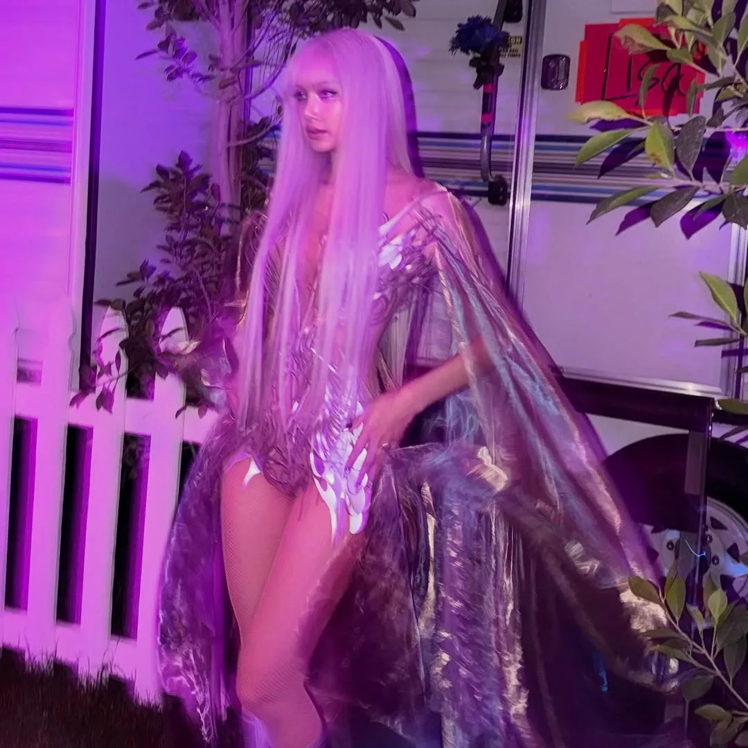 Foto aktivitas terbaru Lisa (BLACKPINK)