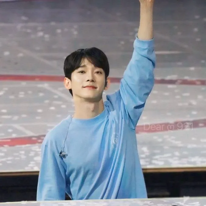 Chen (EXO)粉絲拍下的瞬間