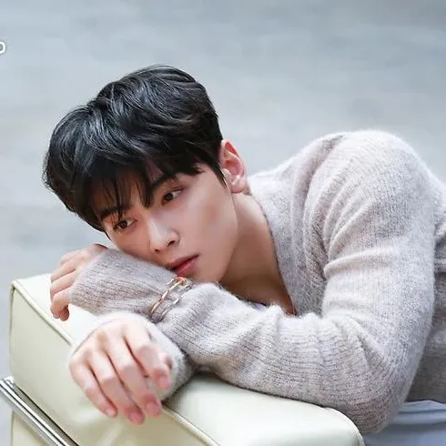 Latest photo of Eunwoo (ASTRO)