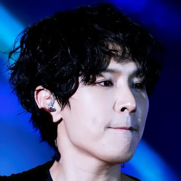 Shining profile picture of Kim Dongwan (SHINHWA) on today's Choeaedol