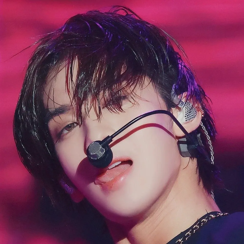 Behind-the-scenes cut of Bae Jinyoung