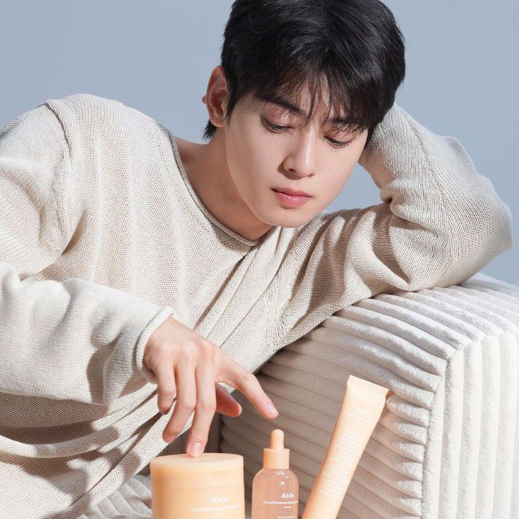 A moment captured by Eunwoo (ASTRO)'s fan