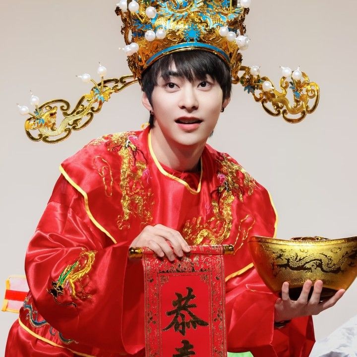 Behind-the-scenes cut of Xiumin (EXO)