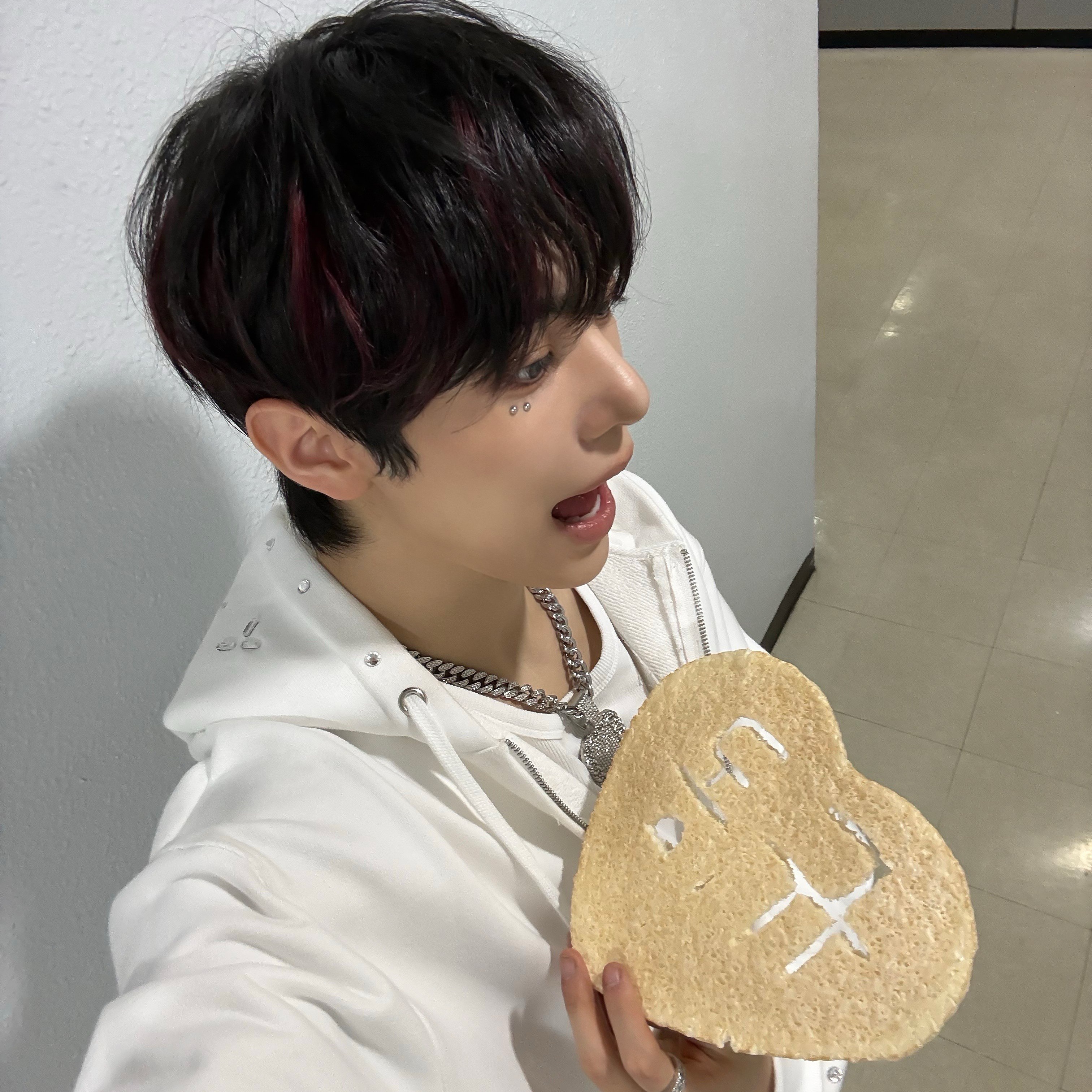 Latest photo of Donggyu (TUNEXX)