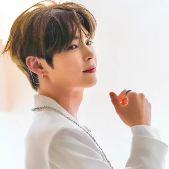 A moment captured by Sung Hanbin (ZEROBASEONE)'s fan