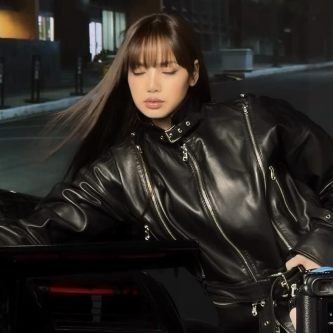 Recent activity shot of Lisa (BLACKPINK)