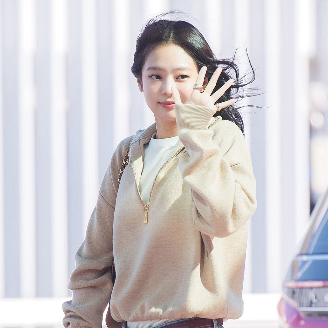 제니 (BLACKPINK)의 비하인드 컷