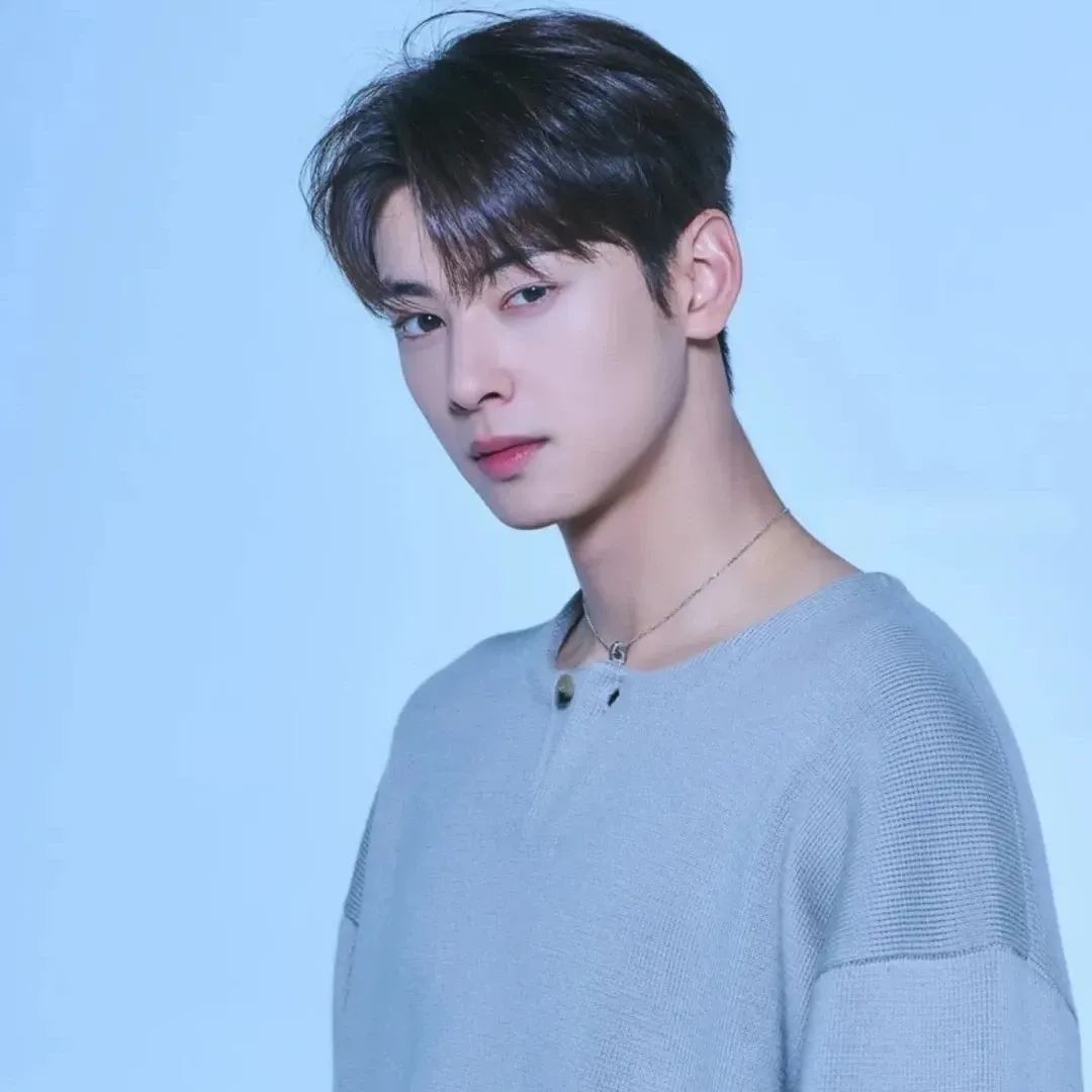 Latest photo of Eunwoo (ASTRO)