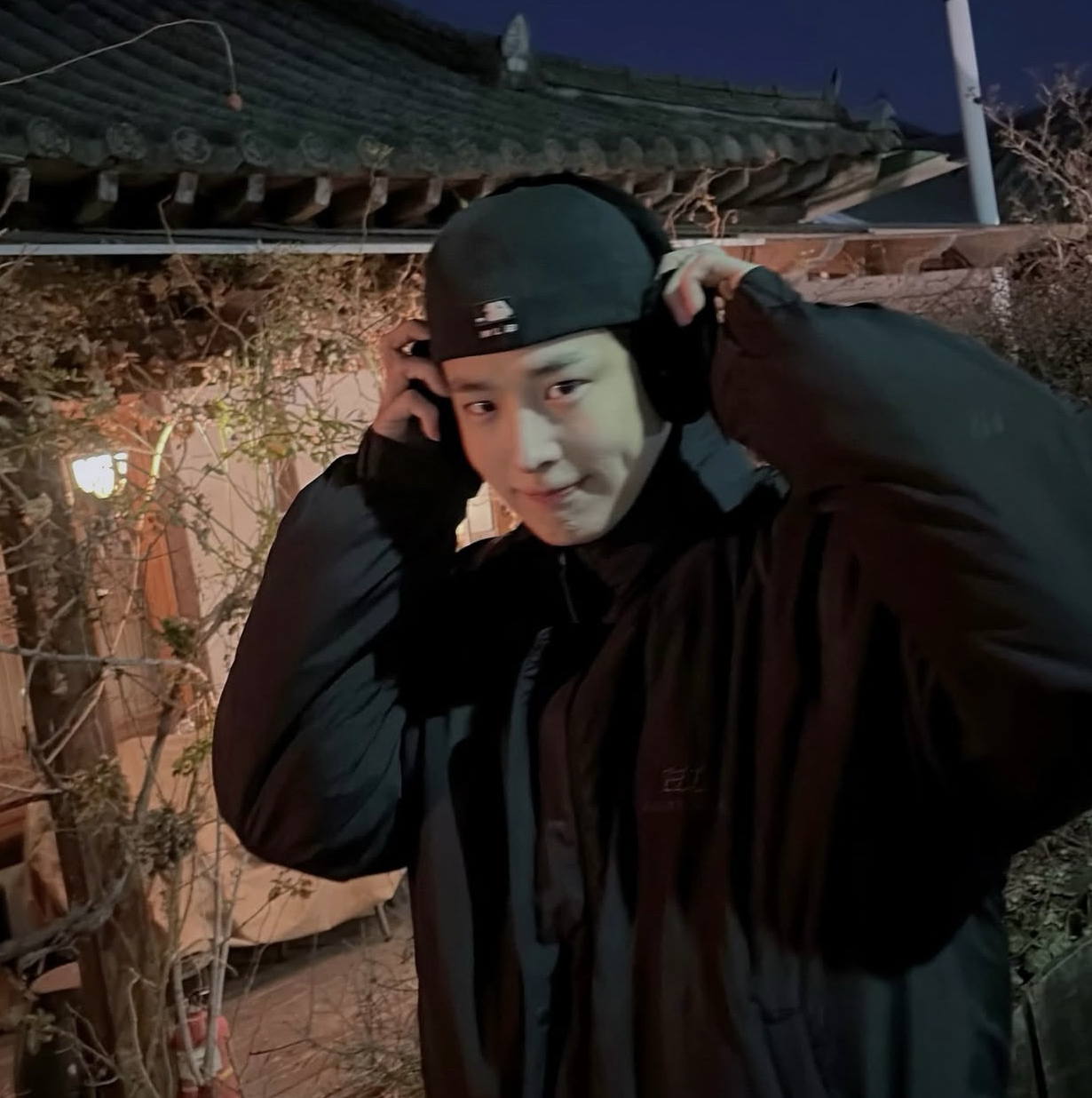 Behind-the-scenes cut of Choi Byungchan