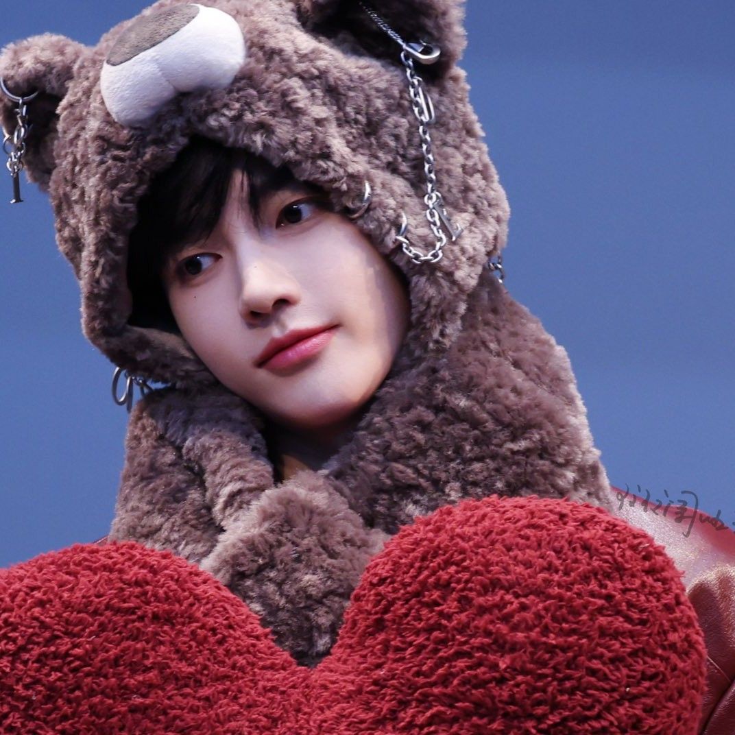 A moment captured by Zhang Hao (ZEROBASEONE)'s fan