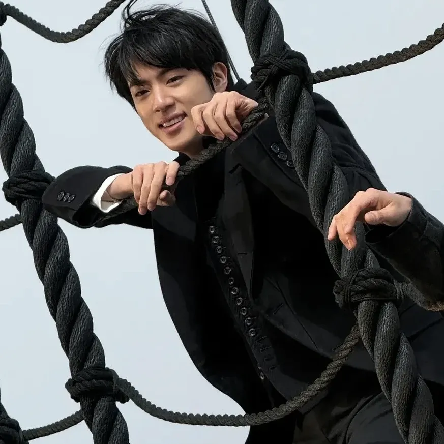 진 (방탄소년단)의 비하인드 컷