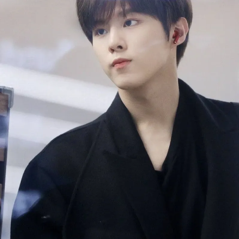 김우석의 비하인드 컷