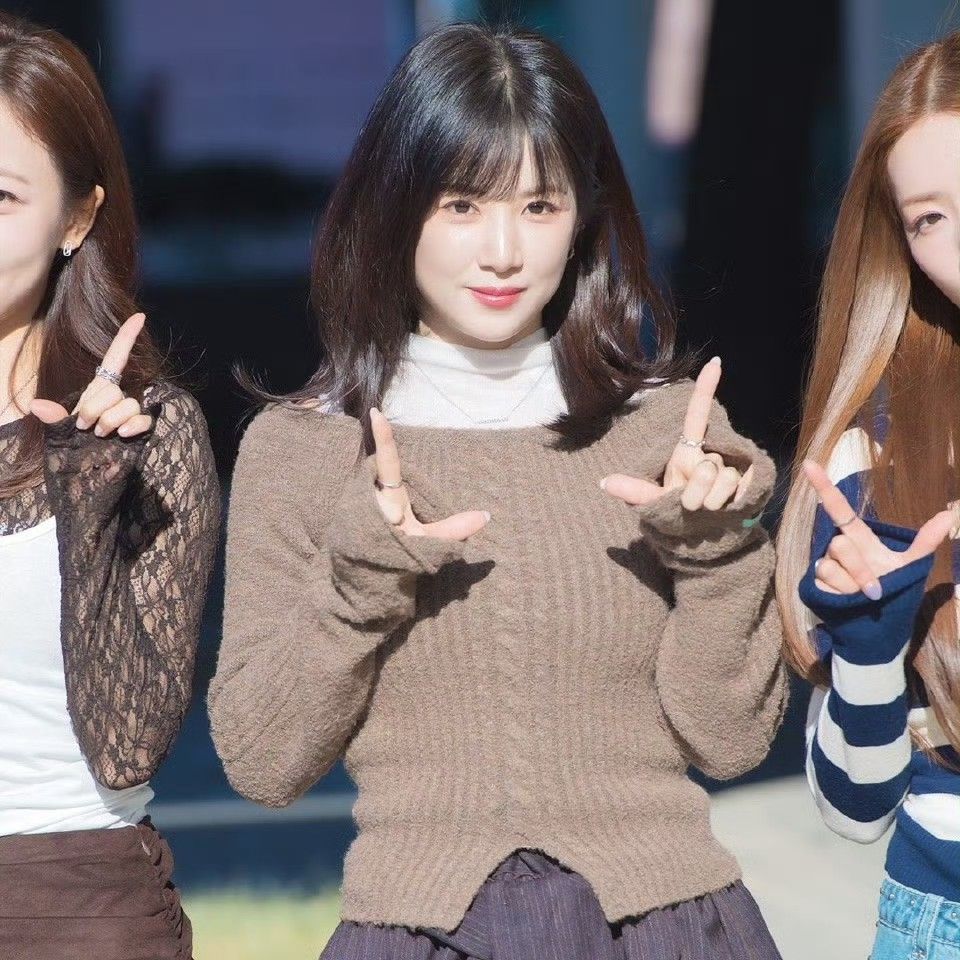 Recent activity shot of Park Chorong (Apink)