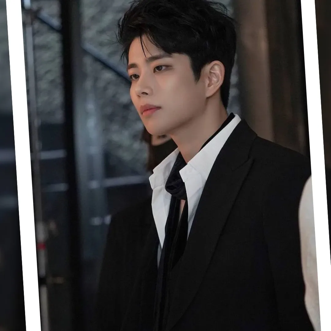 A moment captured by MJ (ASTRO)'s fan