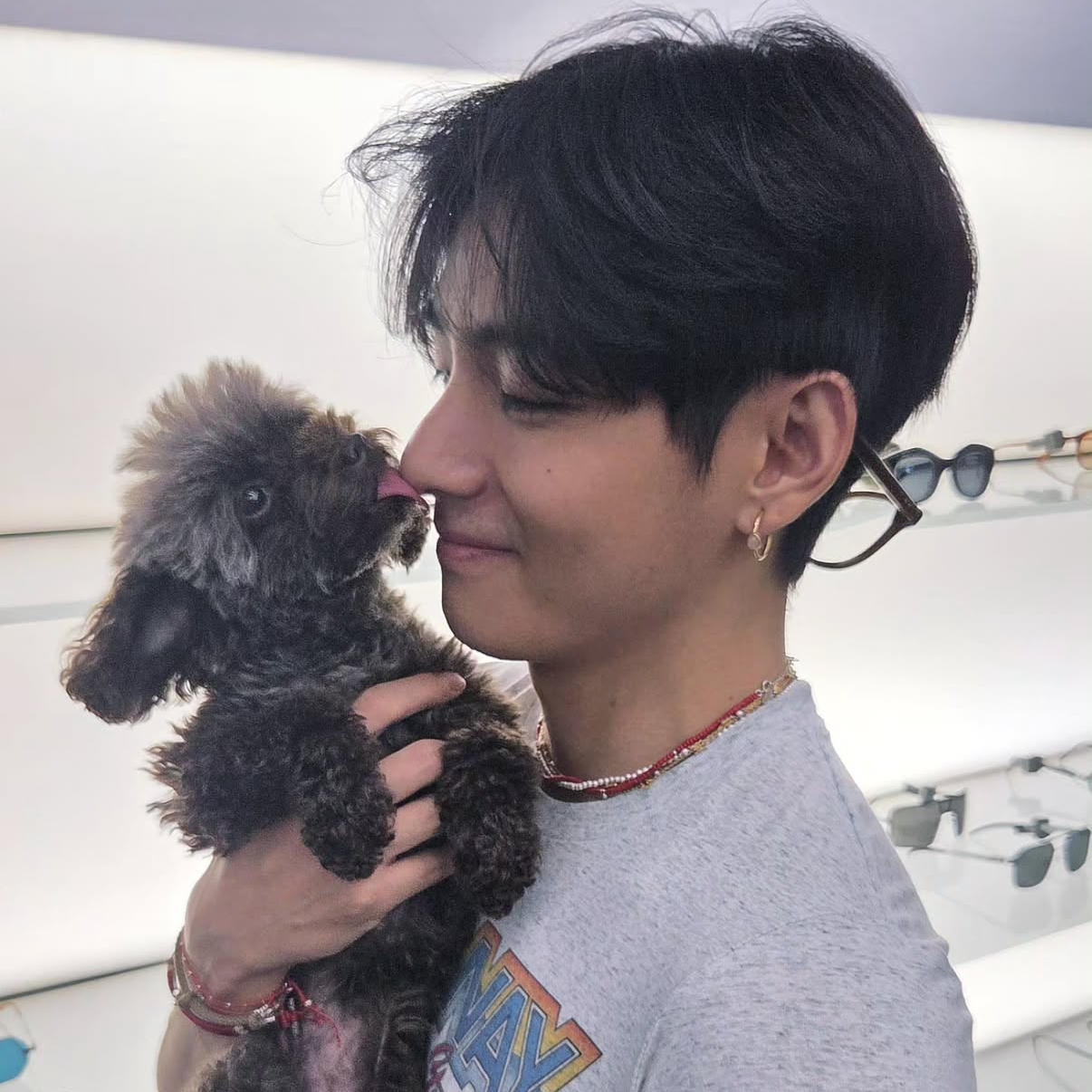 Latest photo of V (BTS)