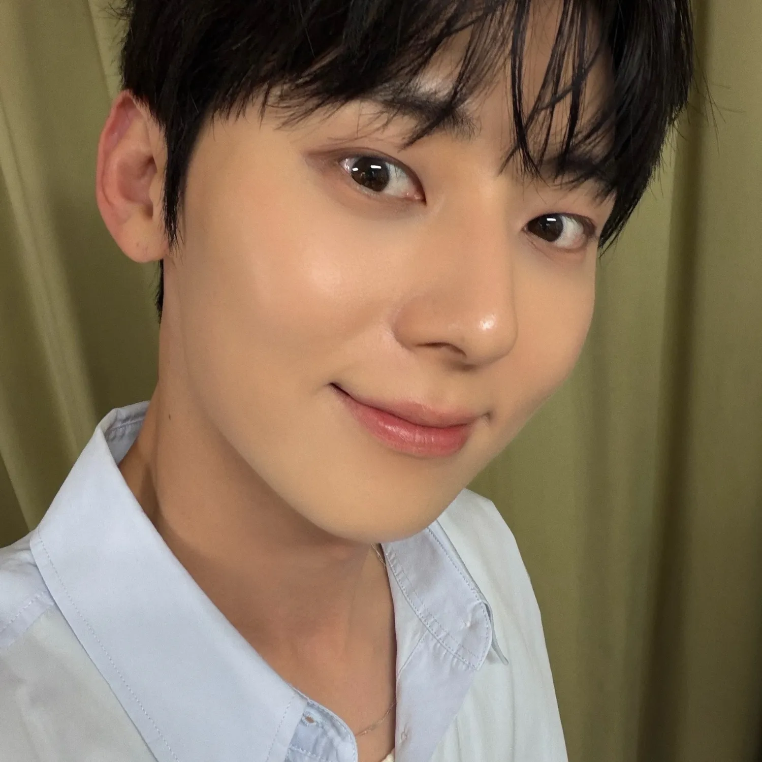 Behind-the-scenes cut of Hwang Minhyun