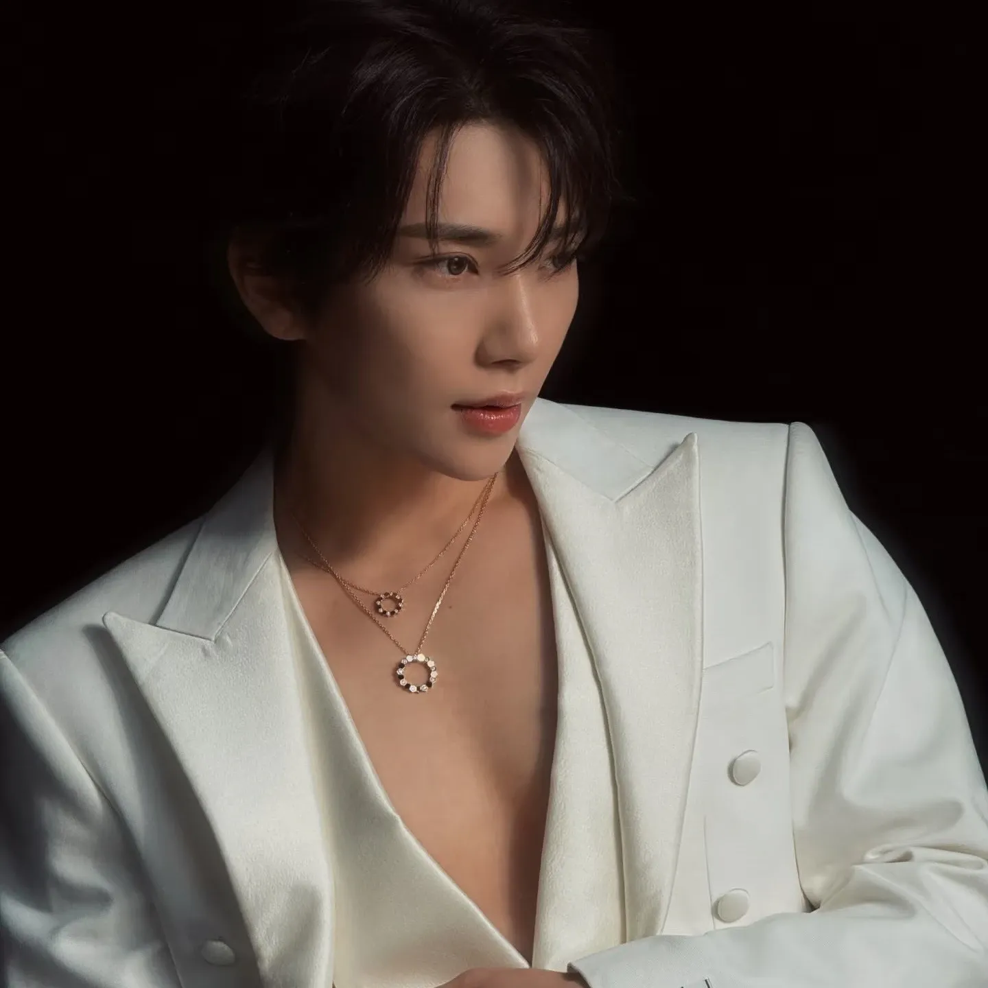 Recent activity shot of Joshua (SEVENTEEN)