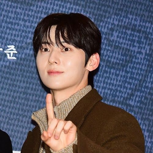 황민현의 최신 사진