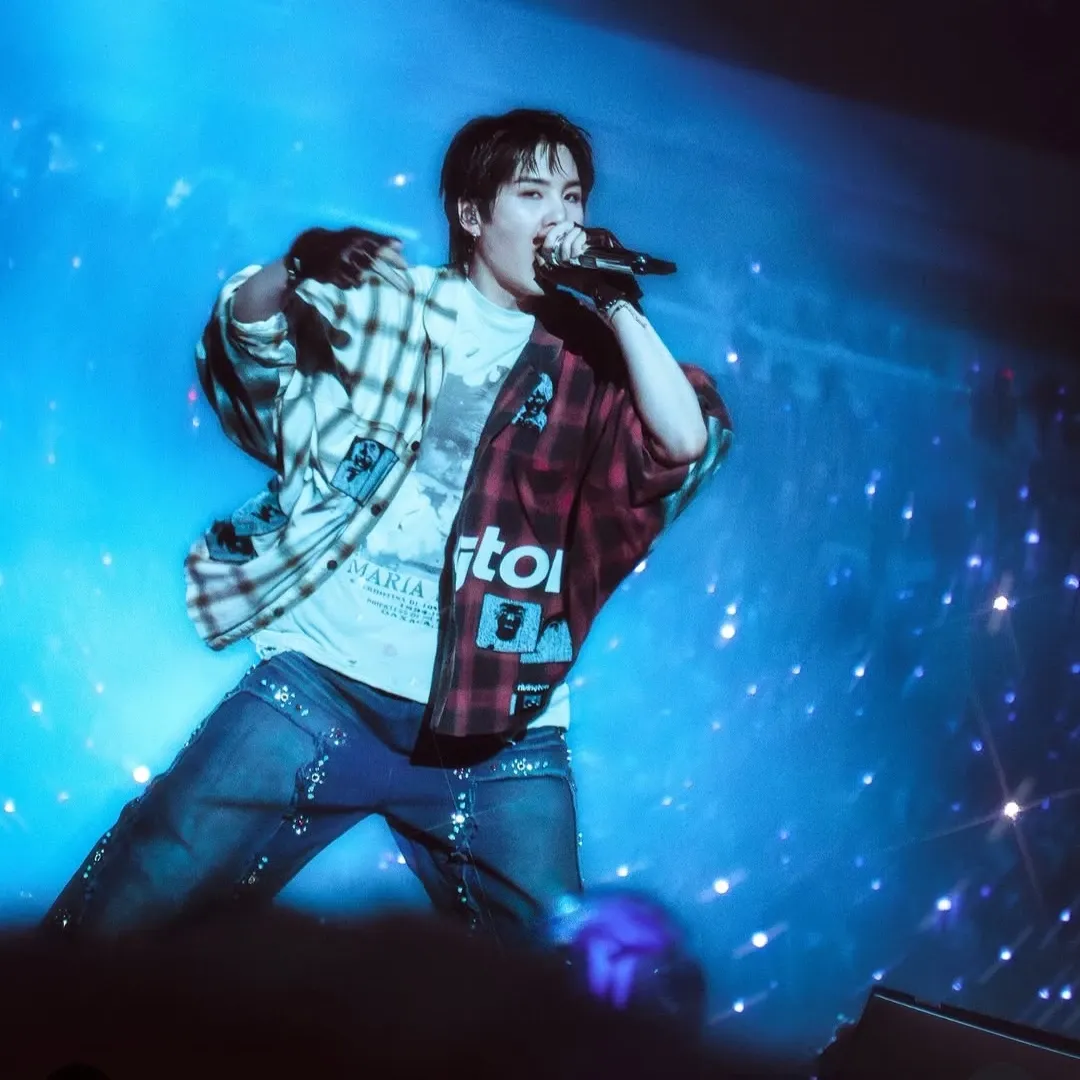 Foto aktivitas terbaru SUGA (BTS)