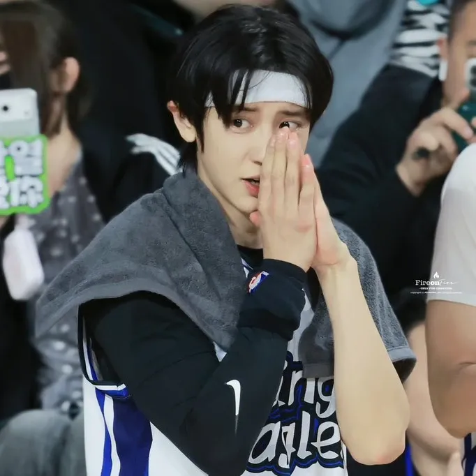 Foto aktivitas terbaru Chanyeol (EXO)