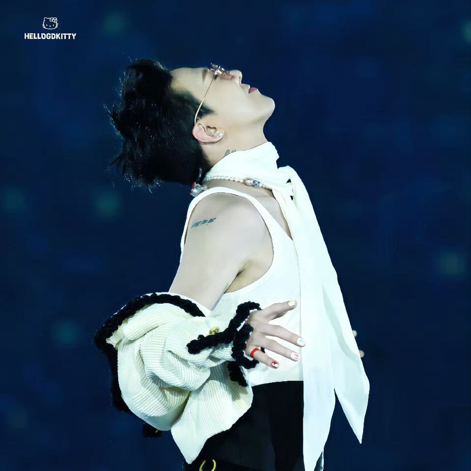 Behind-the-scenes cut of G-DRAGON (BIGBANG)