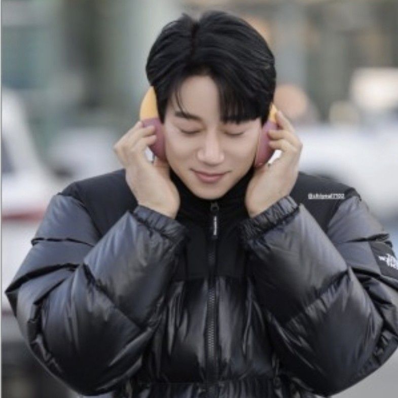 Latest photo of Hwang Chiyeol