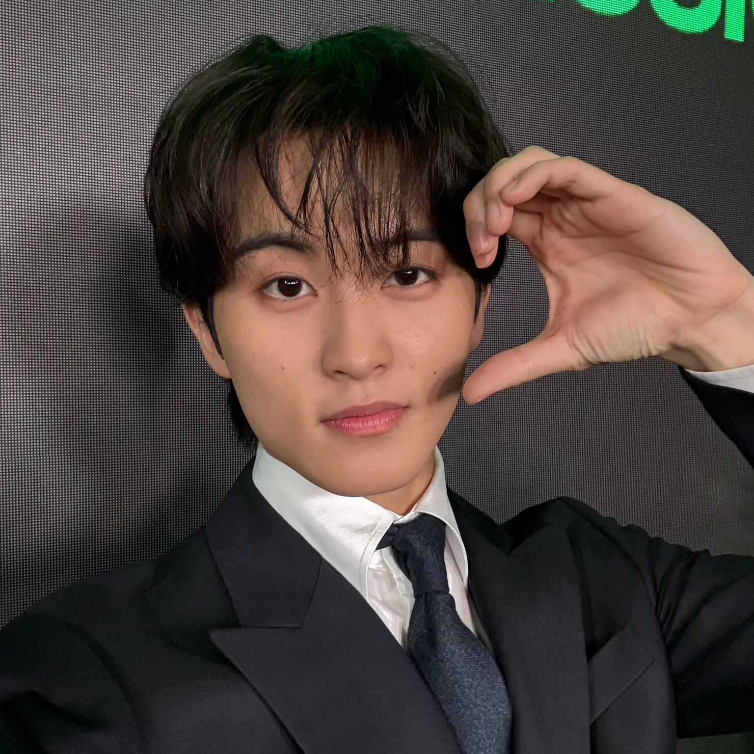 A moment captured by Mark (NCT 127, NCT DREAM)'s fan