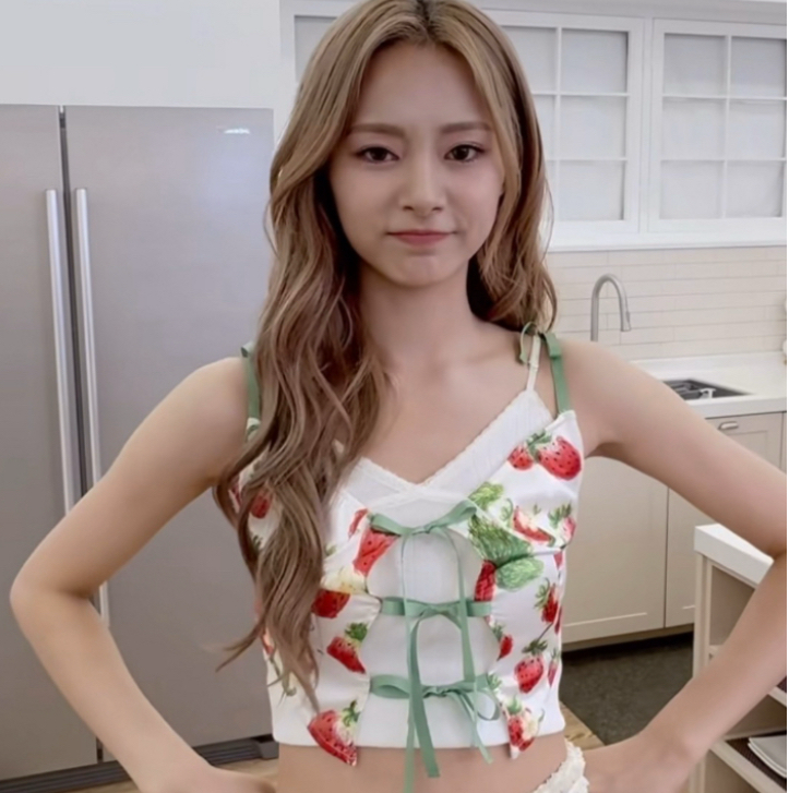 Potret di balik layar Tzuyu (TWICE)