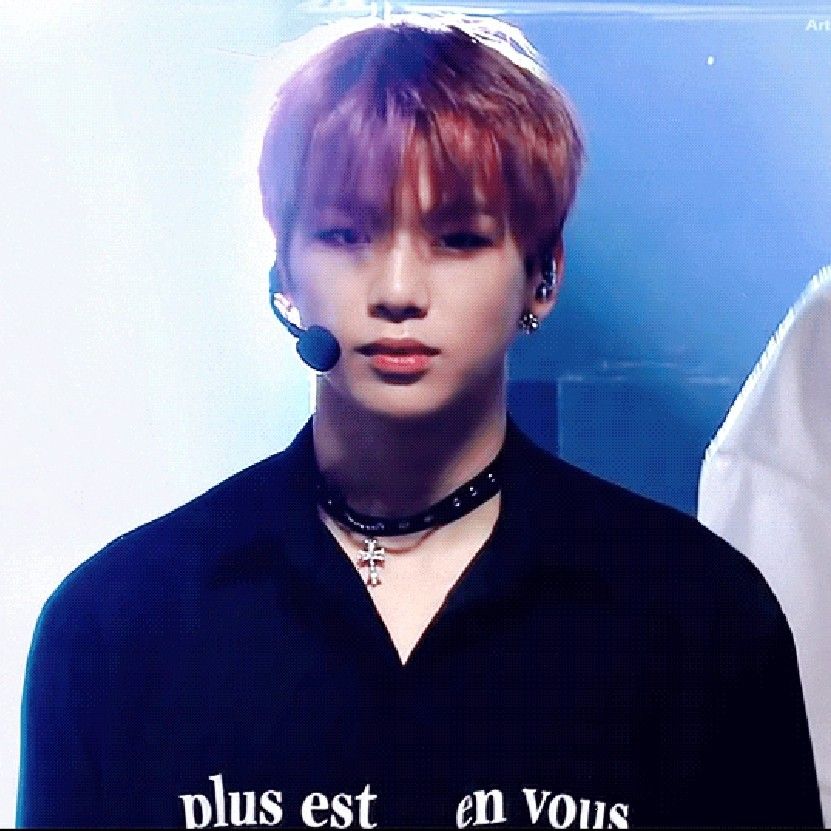 강다니엘의 비하인드 컷