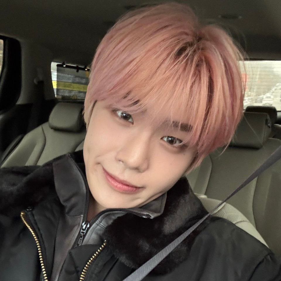 Latest photo of Kim Taerae (ZEROBASEONE)