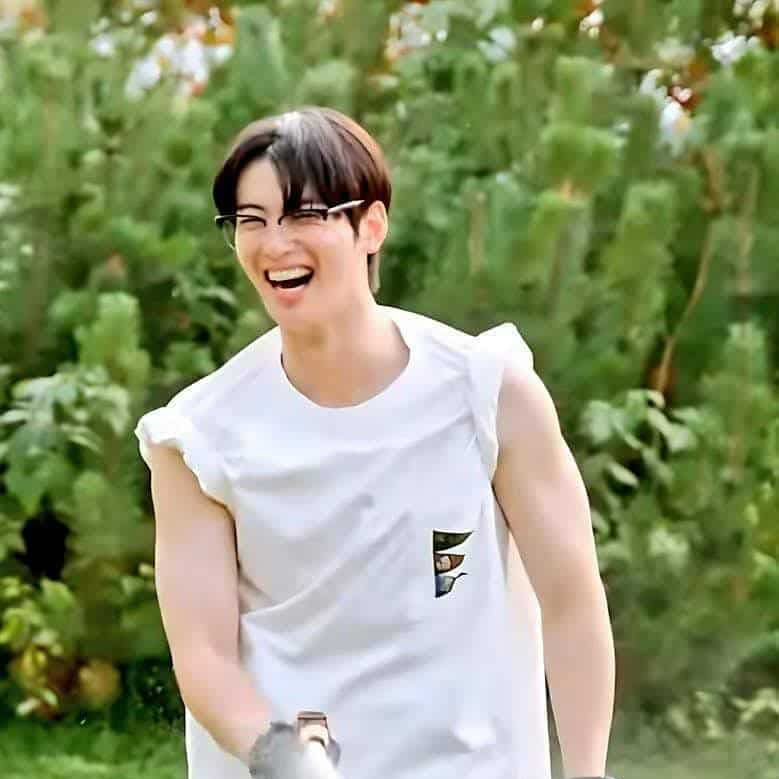 A moment captured by Eunwoo (ASTRO)'s fan