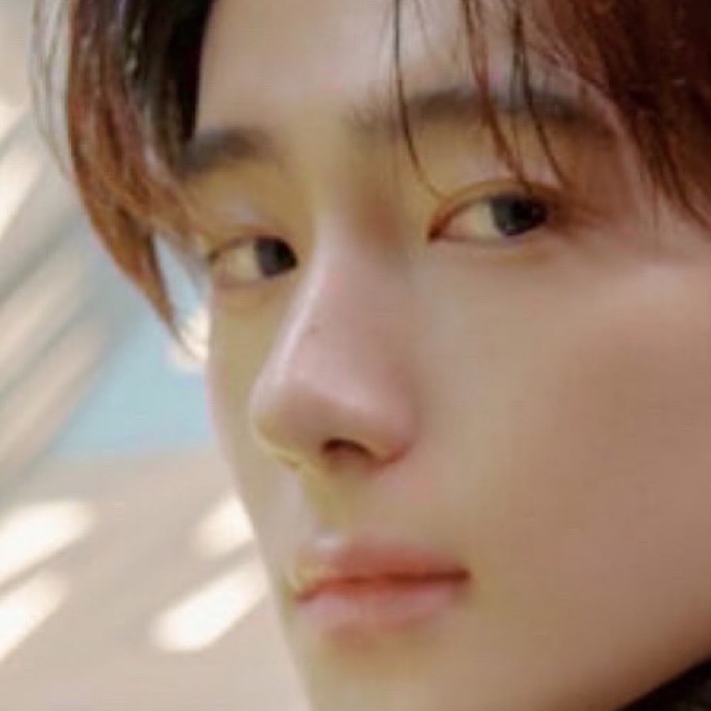 Behind-the-scenes cut of Hyunjae (THE BOYZ)