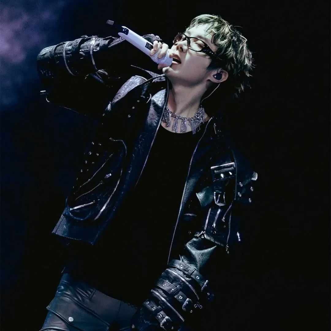 Momen yang diabadikan oleh penggemar j-hope (BTS)