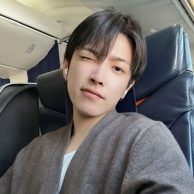 Latest photo of Hongjoong (ATEEZ)