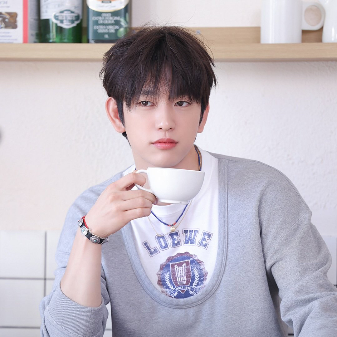 Latest photo of Jinyoung (GOT7)