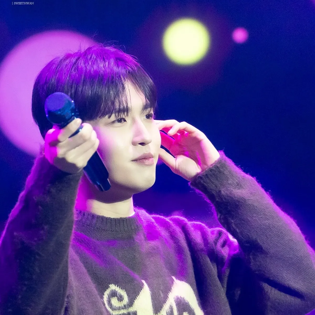 A moment captured by Kim Jaehwan's fan