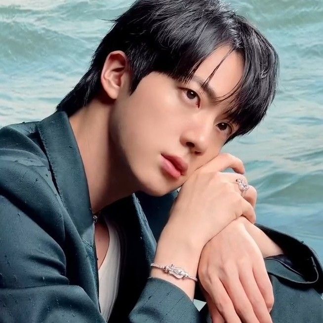 Foto terbaru Jin (BTS)