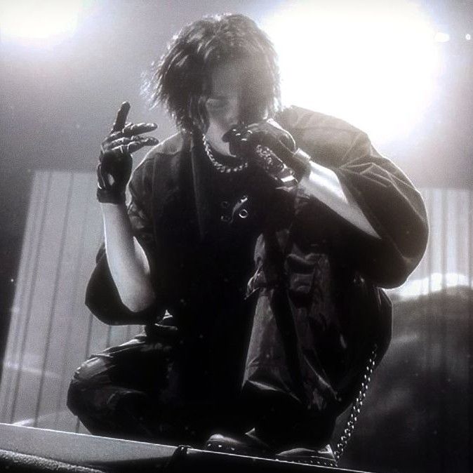 Foto aktivitas terbaru SUGA (BTS)