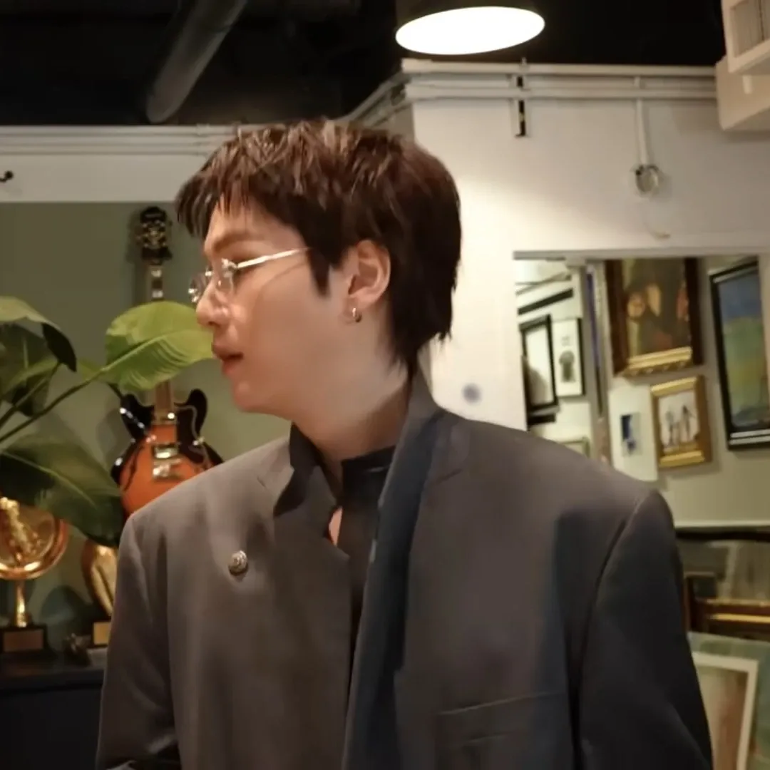 Foto terbaru SUGA (BTS)