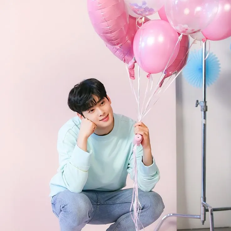 A moment captured by Eunwoo (ASTRO)'s fan