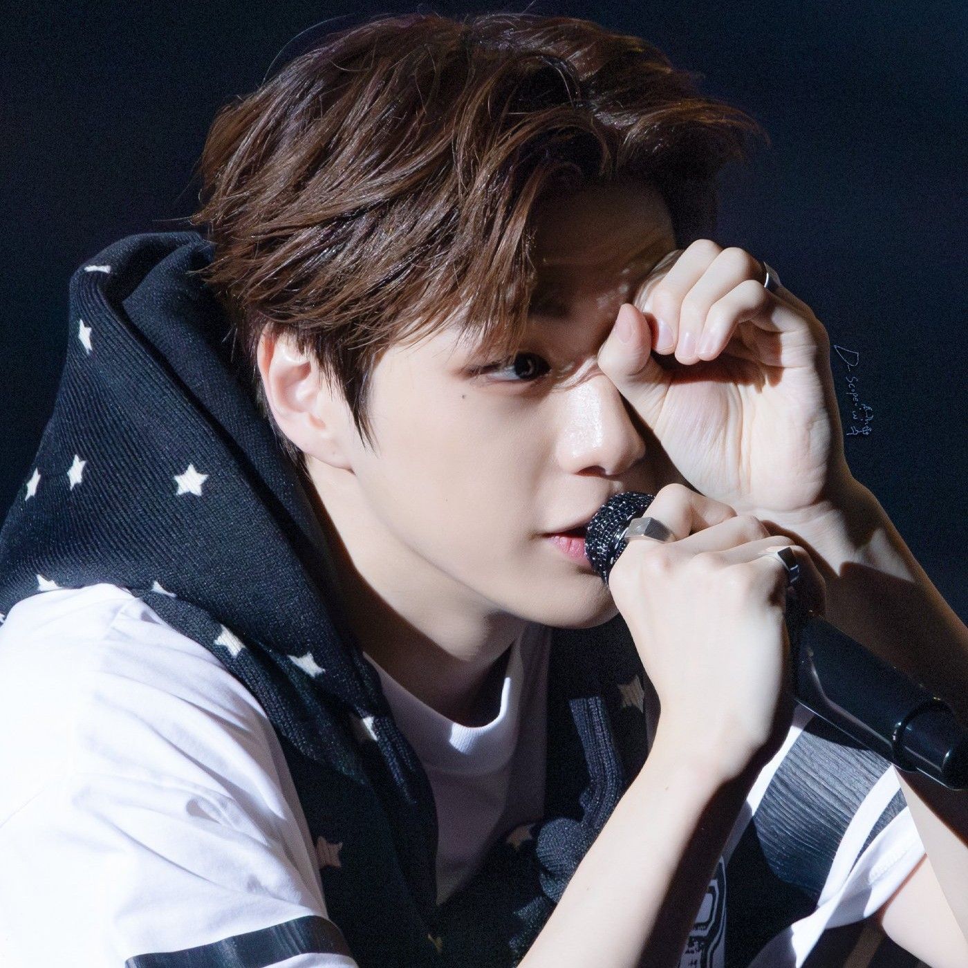 강다니엘의 비하인드 컷