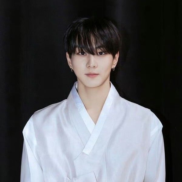 Latest photo of Jungwon (ENHYPEN)