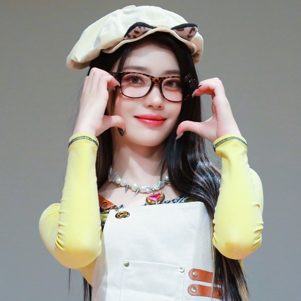 Shining profile picture of Xiao Ting (Kep1er) on today's Choeaedol