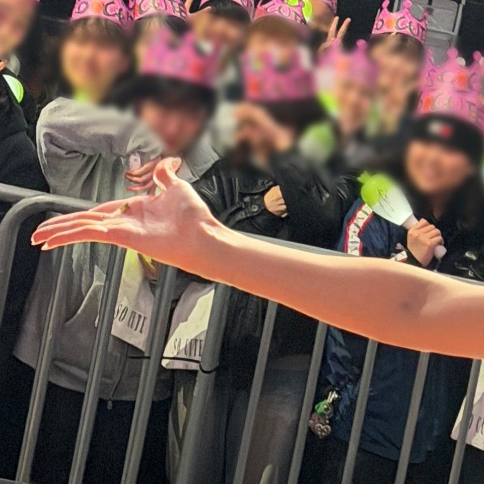 Recent activity shot of Hwasa (MAMAMOO)