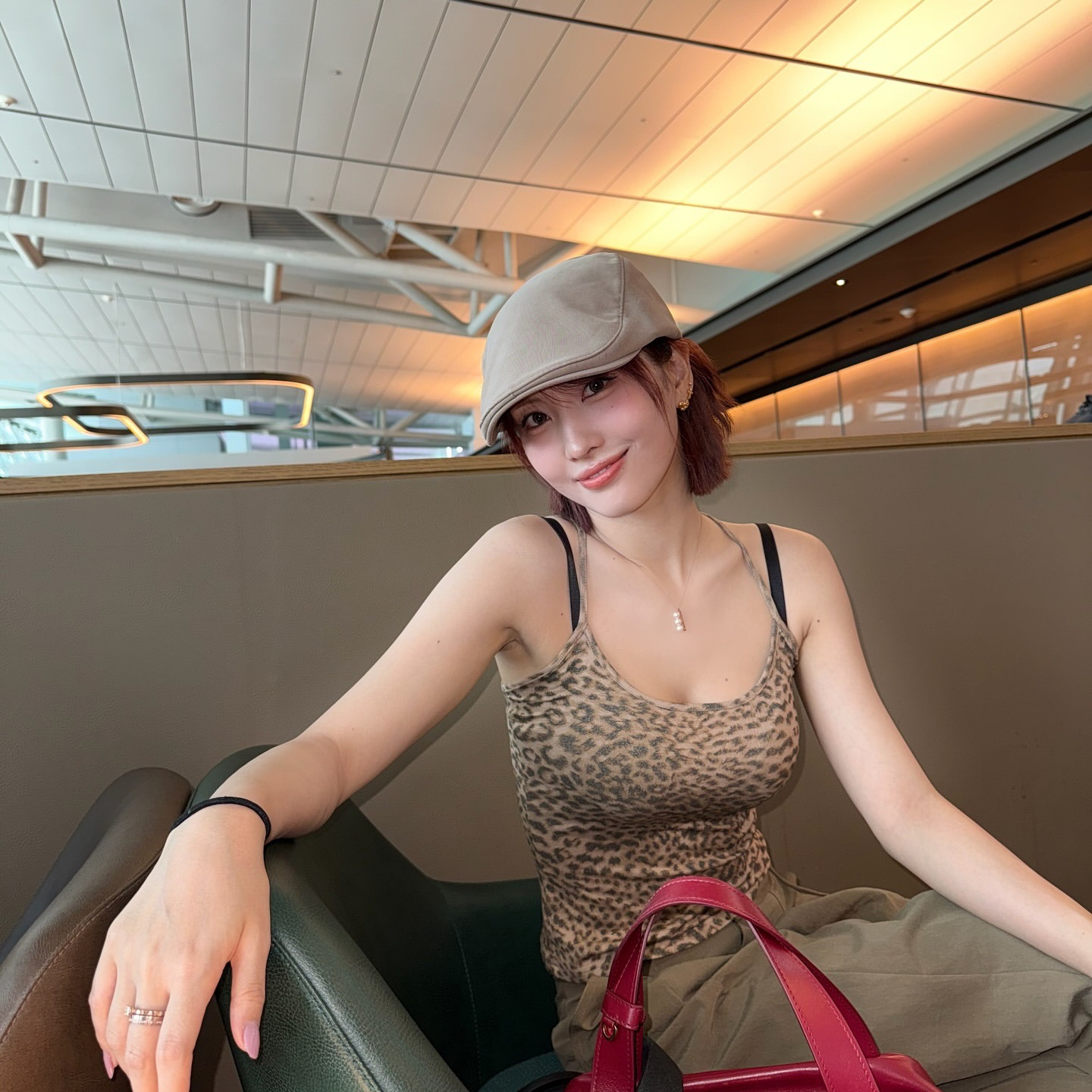 Behind-the-scenes cut of Momo (TWICE)