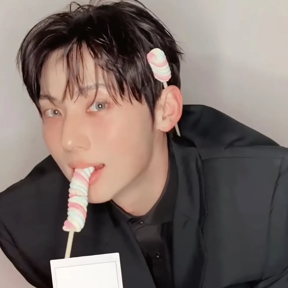 Recent activity shot of Hwang Minhyun