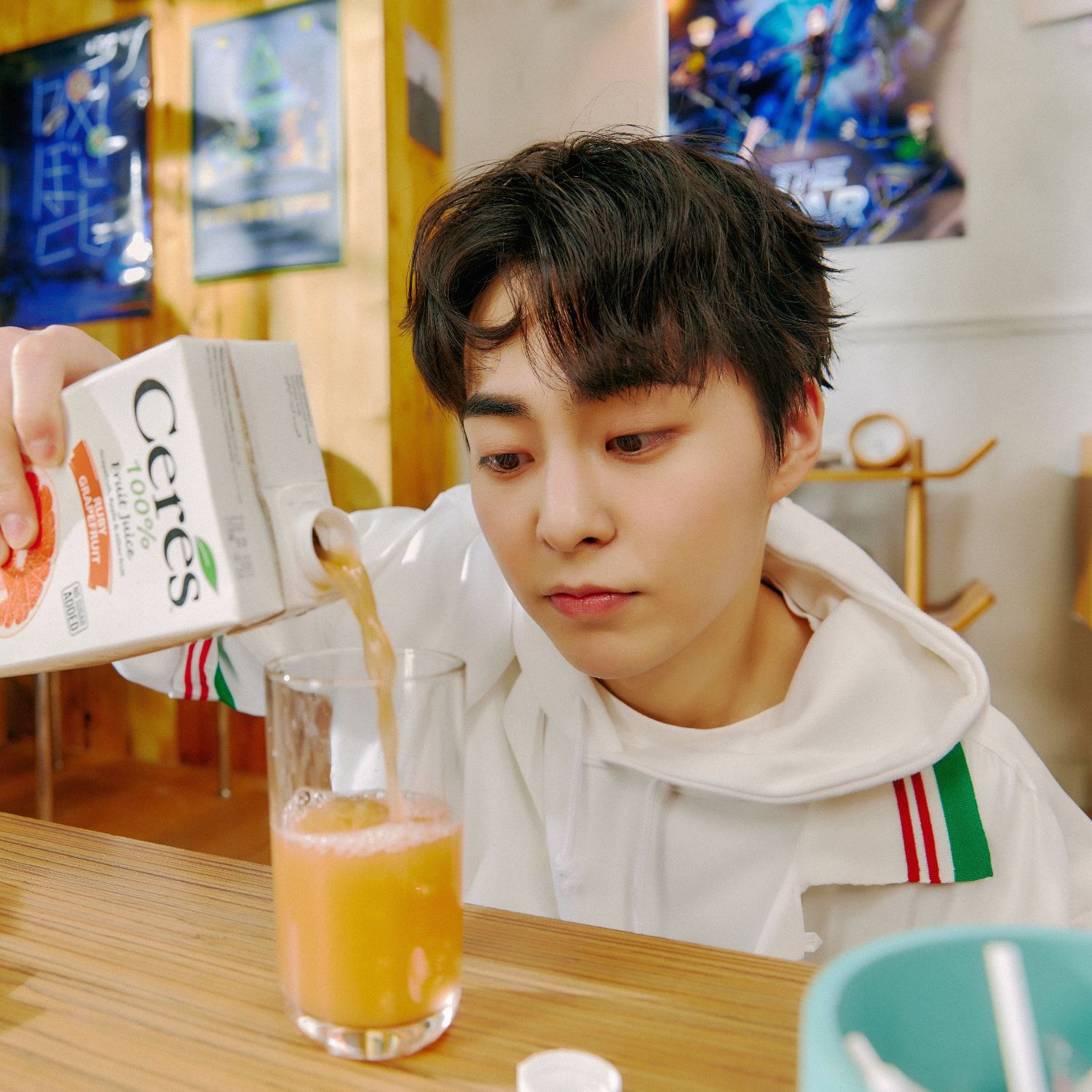 시우민 (EXO)의 비하인드 컷