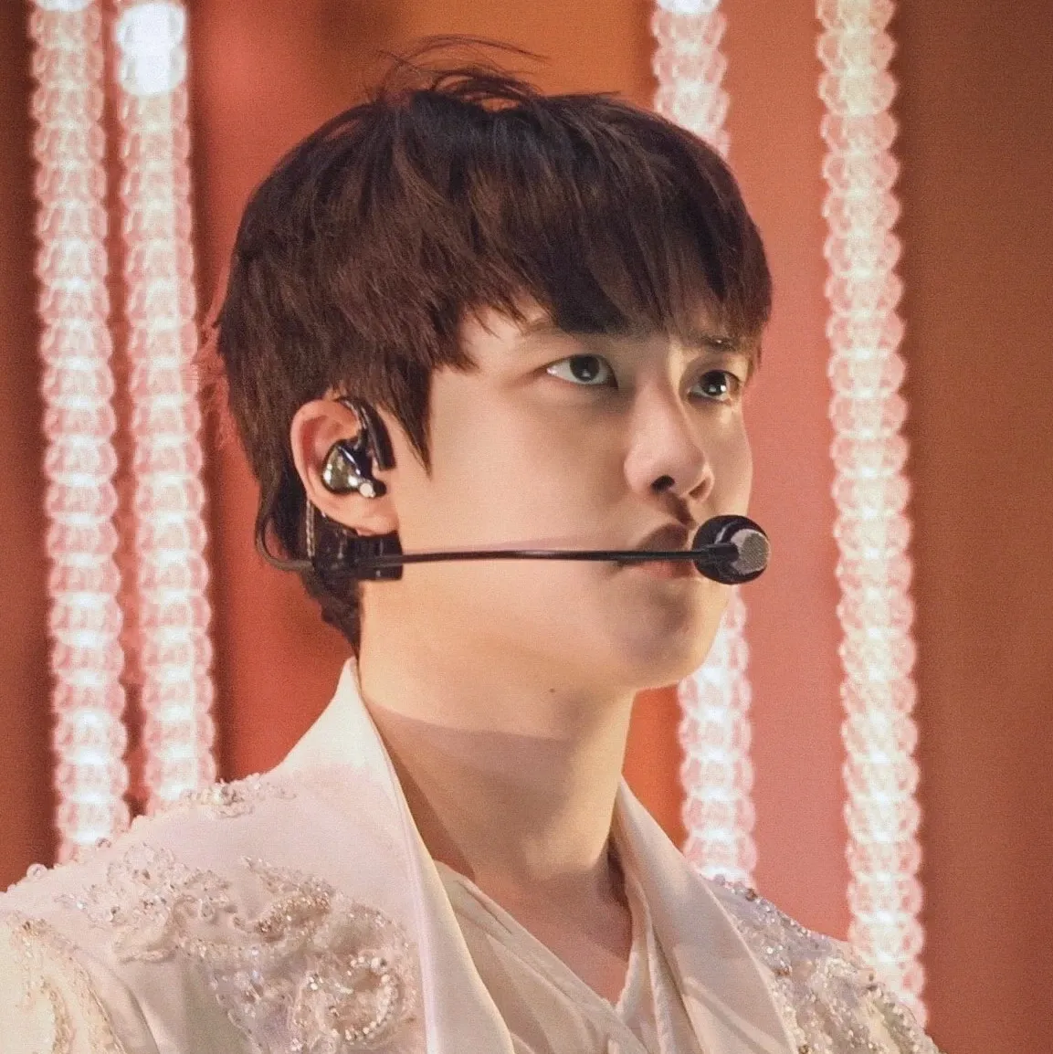 Behind-the-scenes cut of D.O. (EXO)