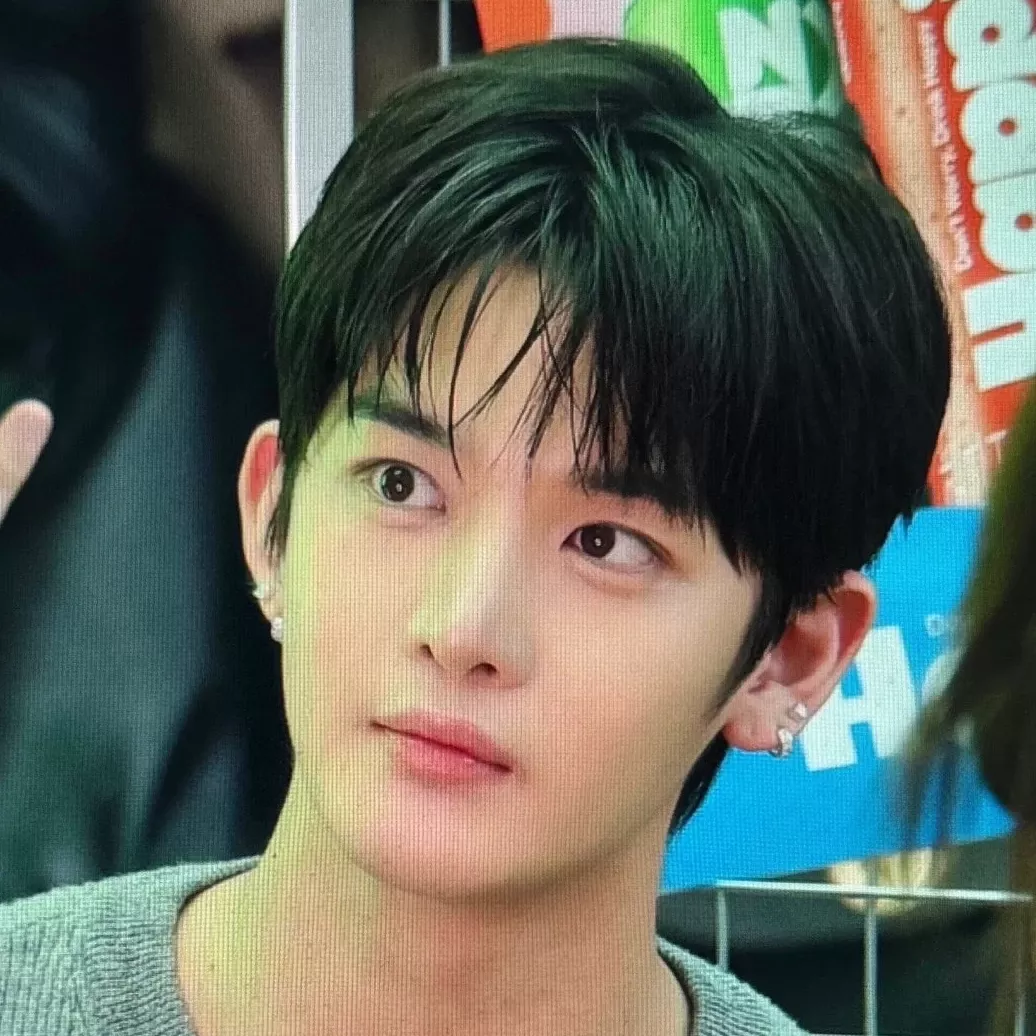 Latest photo of Bae Jinyoung