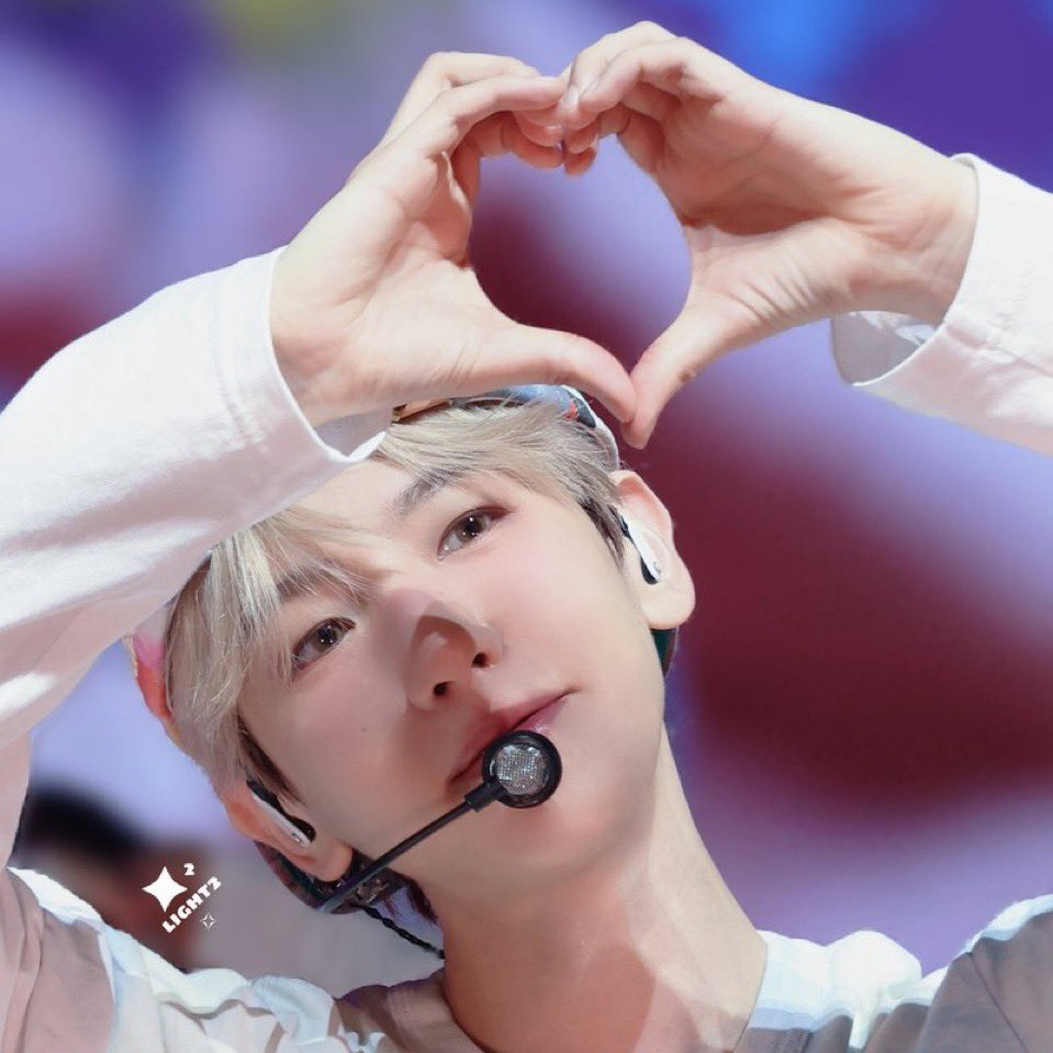 ベクヒョン (EXO)の最近の活動写真